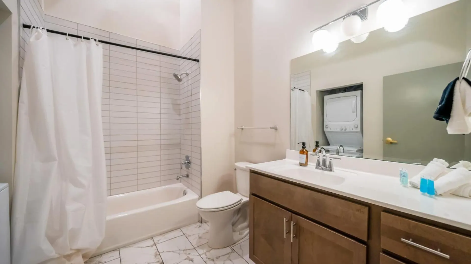 Daire Bright And Modern Studio In Louisville # 405