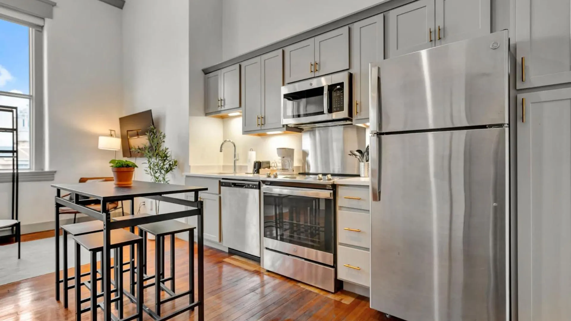 Bright And Modern Studio In Louisville # 405 Daire